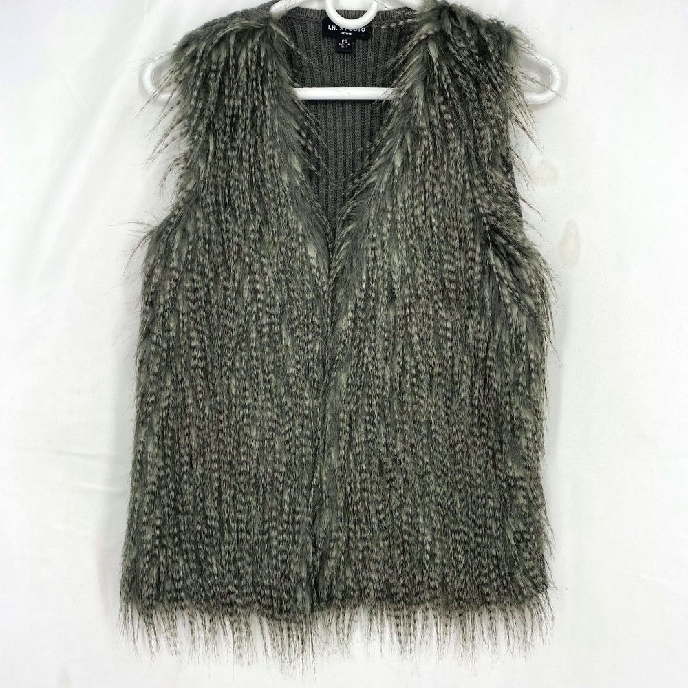 I.N. Studio Womens PETITE Small PS Sweater Vest Gray Faux Fur Front Knit Back
